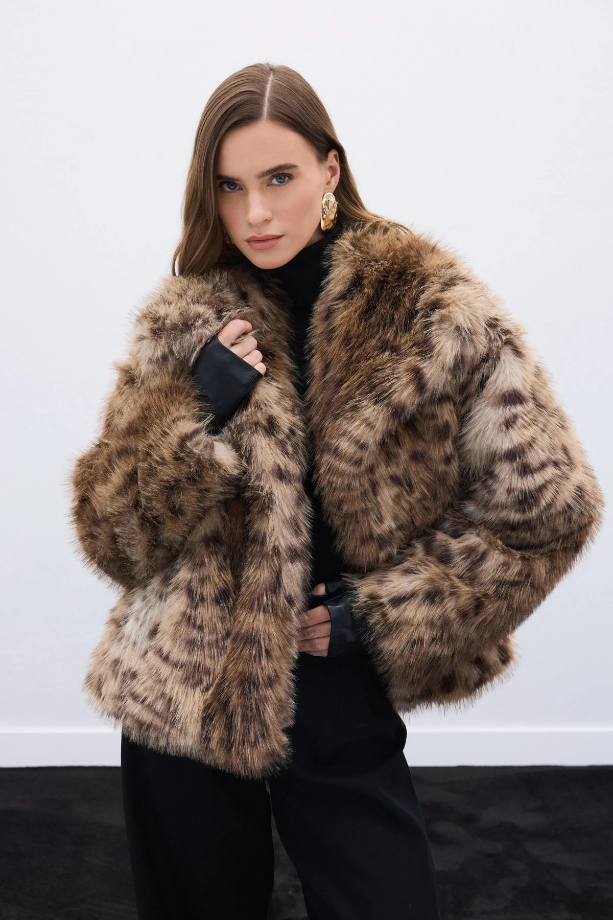 Geniş Yaka Leopar Desenli Kadın Kürk