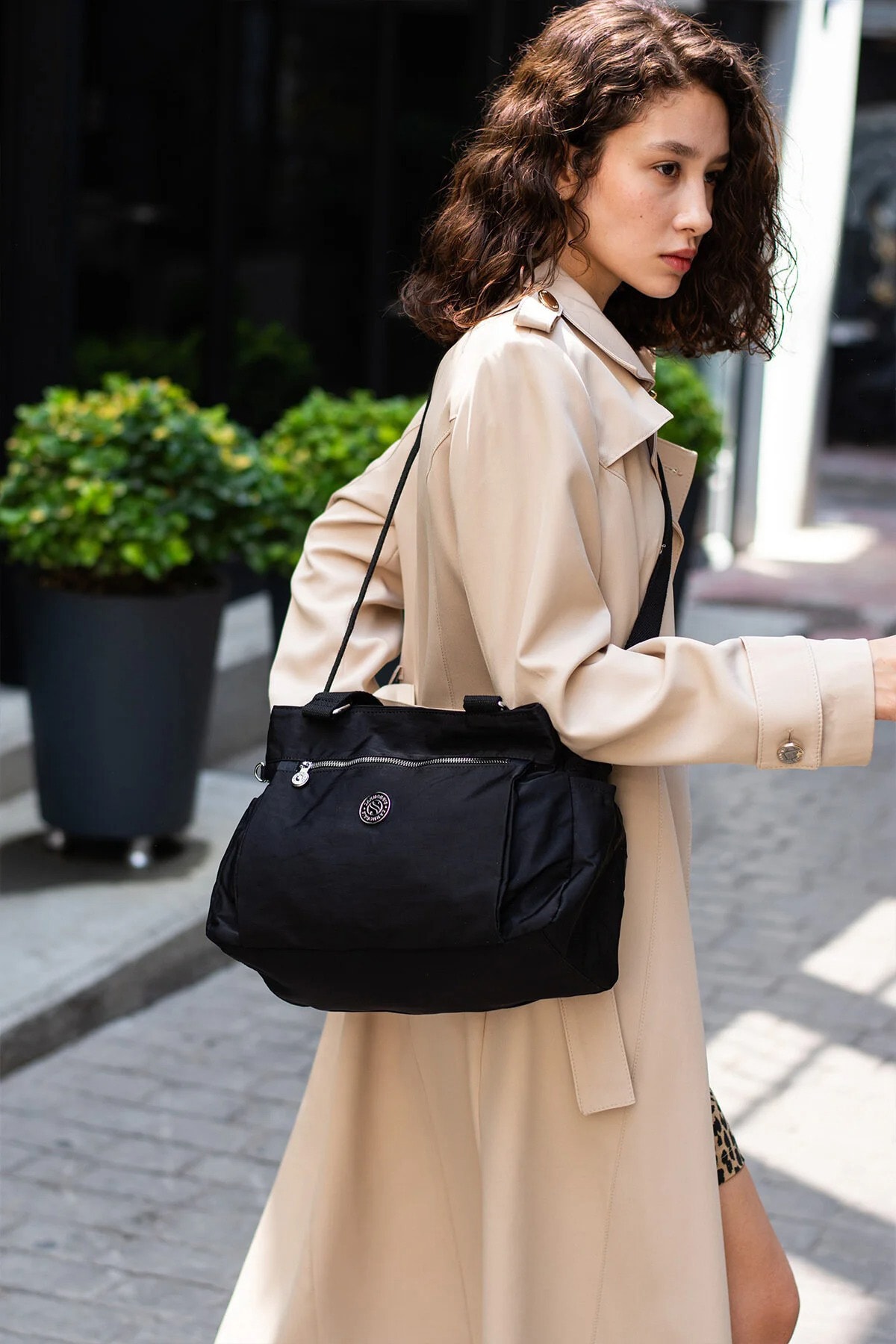 5 Gözlü Suya Dayanıklı Çapraz Askılı El ve Omuz Çantası