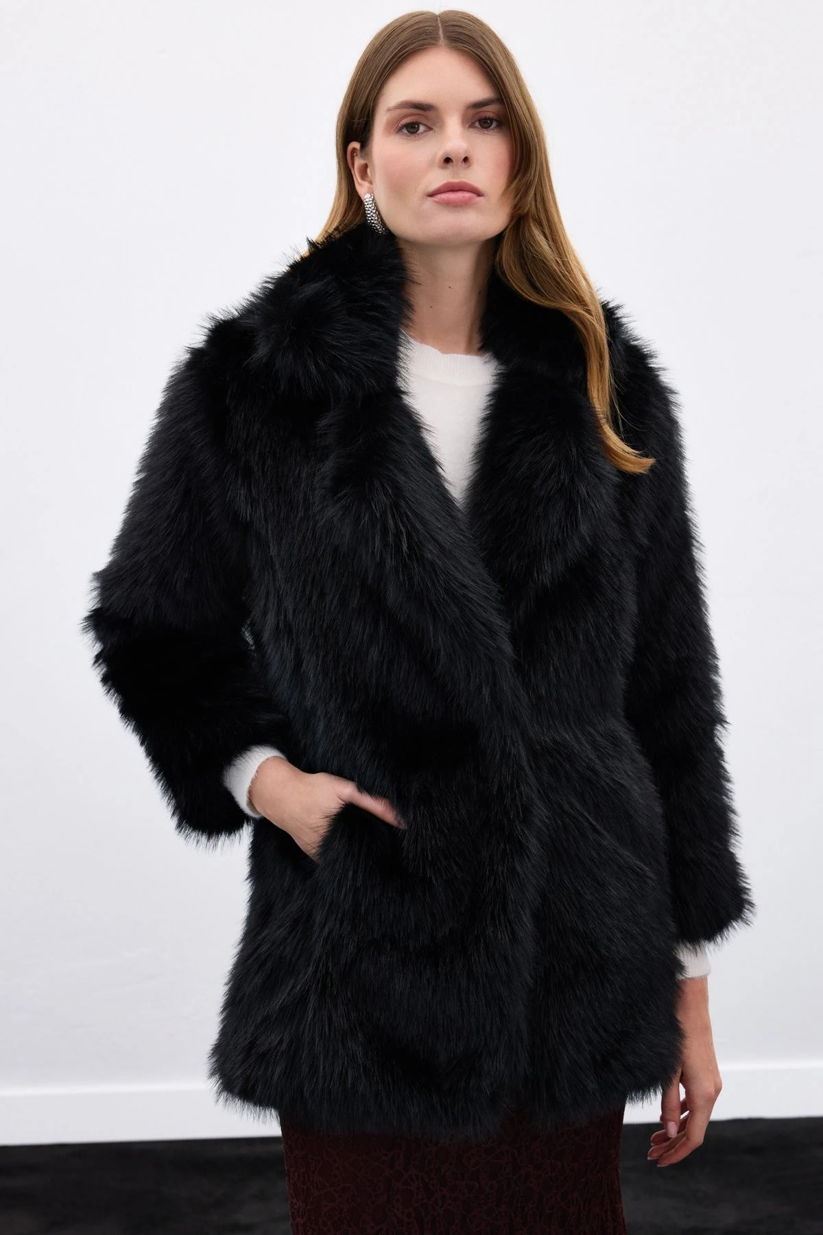 Çıt Çıt Detaylı Siyah Kadın Kürk