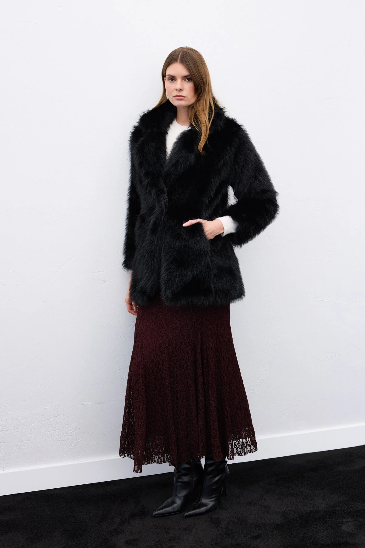 Çıt Çıt Detaylı Siyah Kadın Kürk