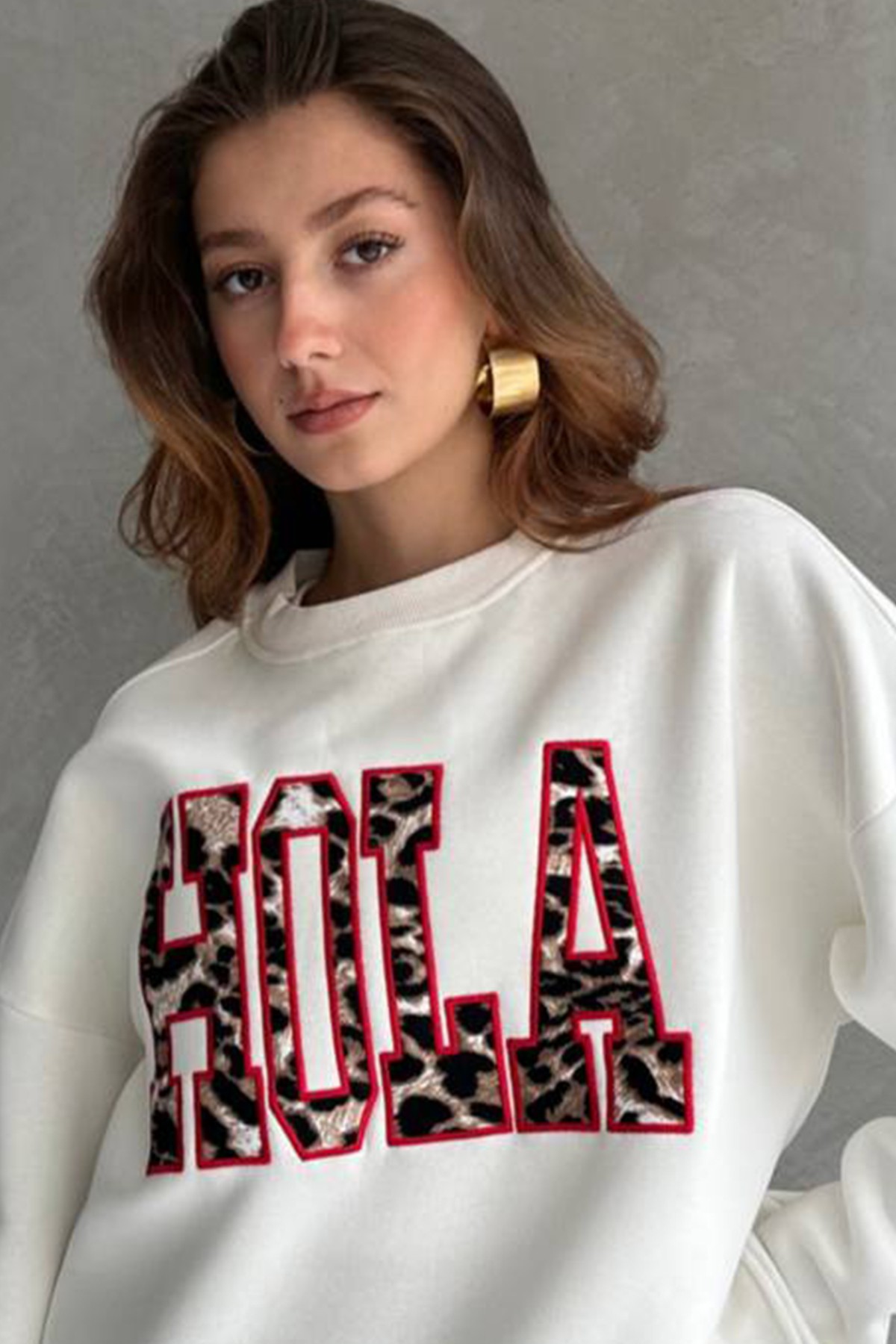 Oversize Kadın Bisiklet Yaka Sweatshirt Üç İplik Şardonlu HOLA Nakışlı - Ekru
