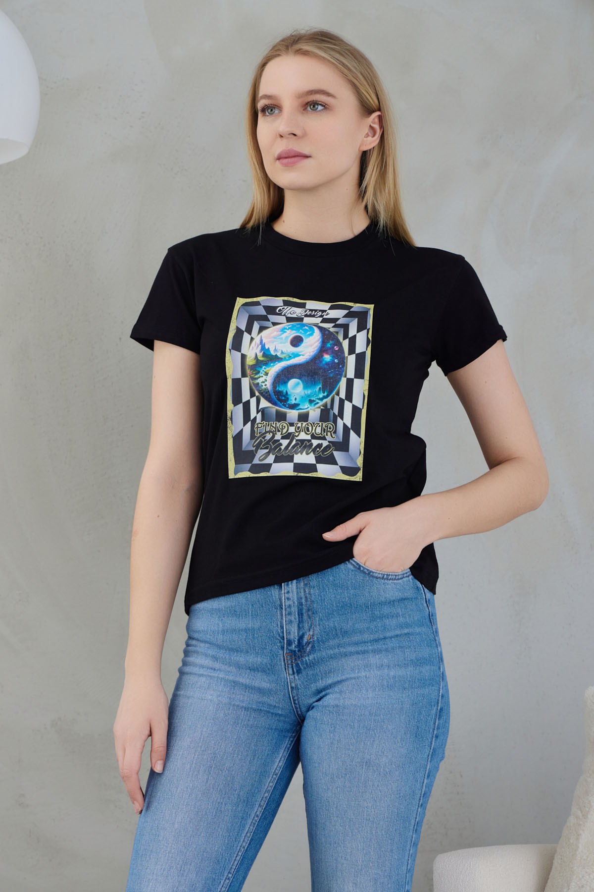 Kadın T-Shirt Yin Yang Find Your Balance Baskılı - Черный