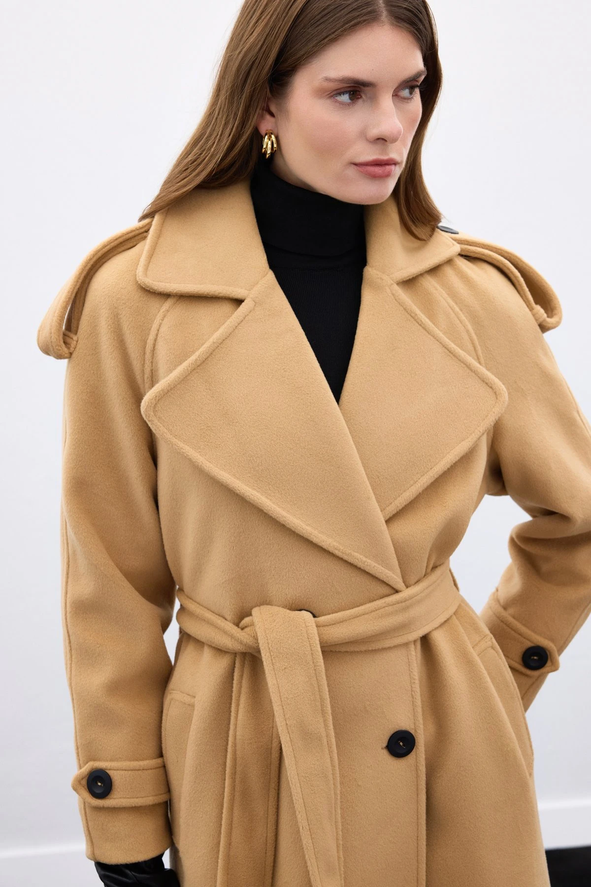 Apolet Detaylı Geniş Yaka Uzun Kadın Kaban - Верблюд