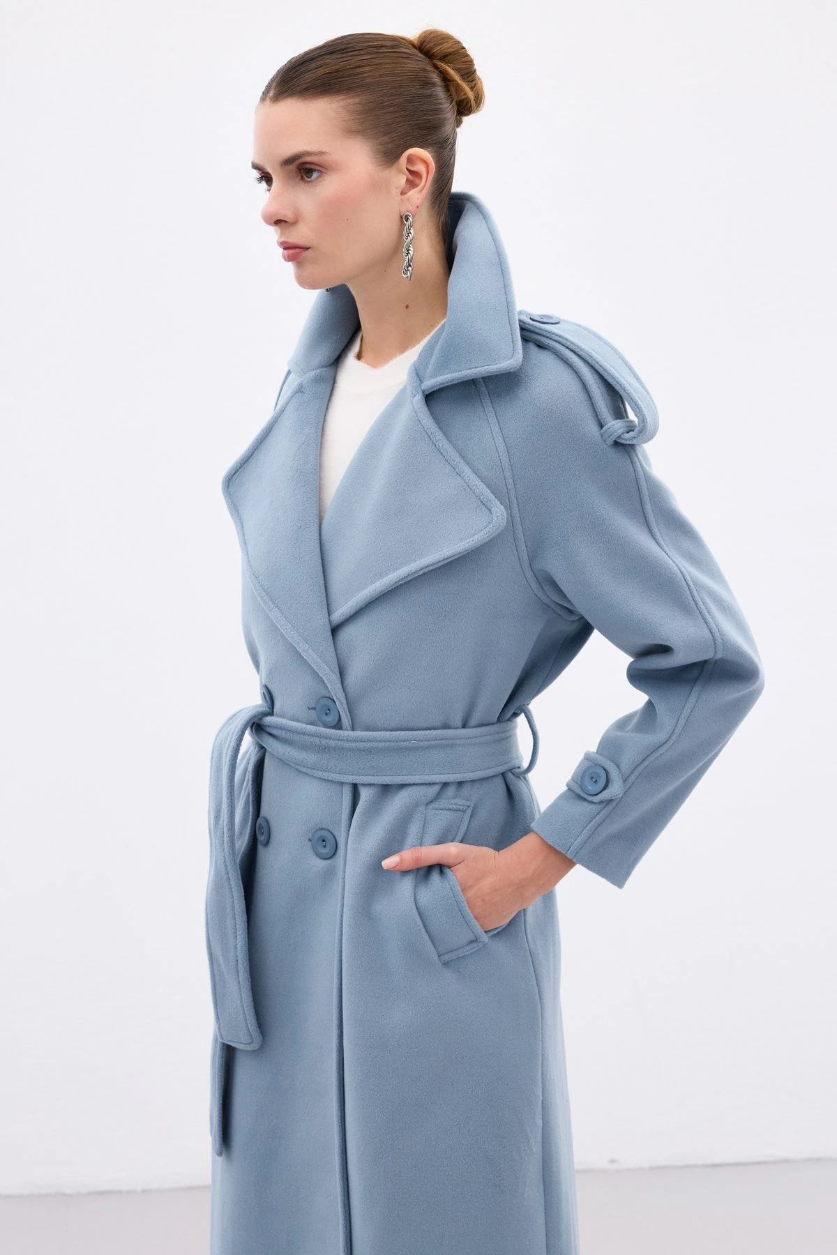 Apolet Detaylı Geniş Yaka Uzun Kadın Kaban - Синий