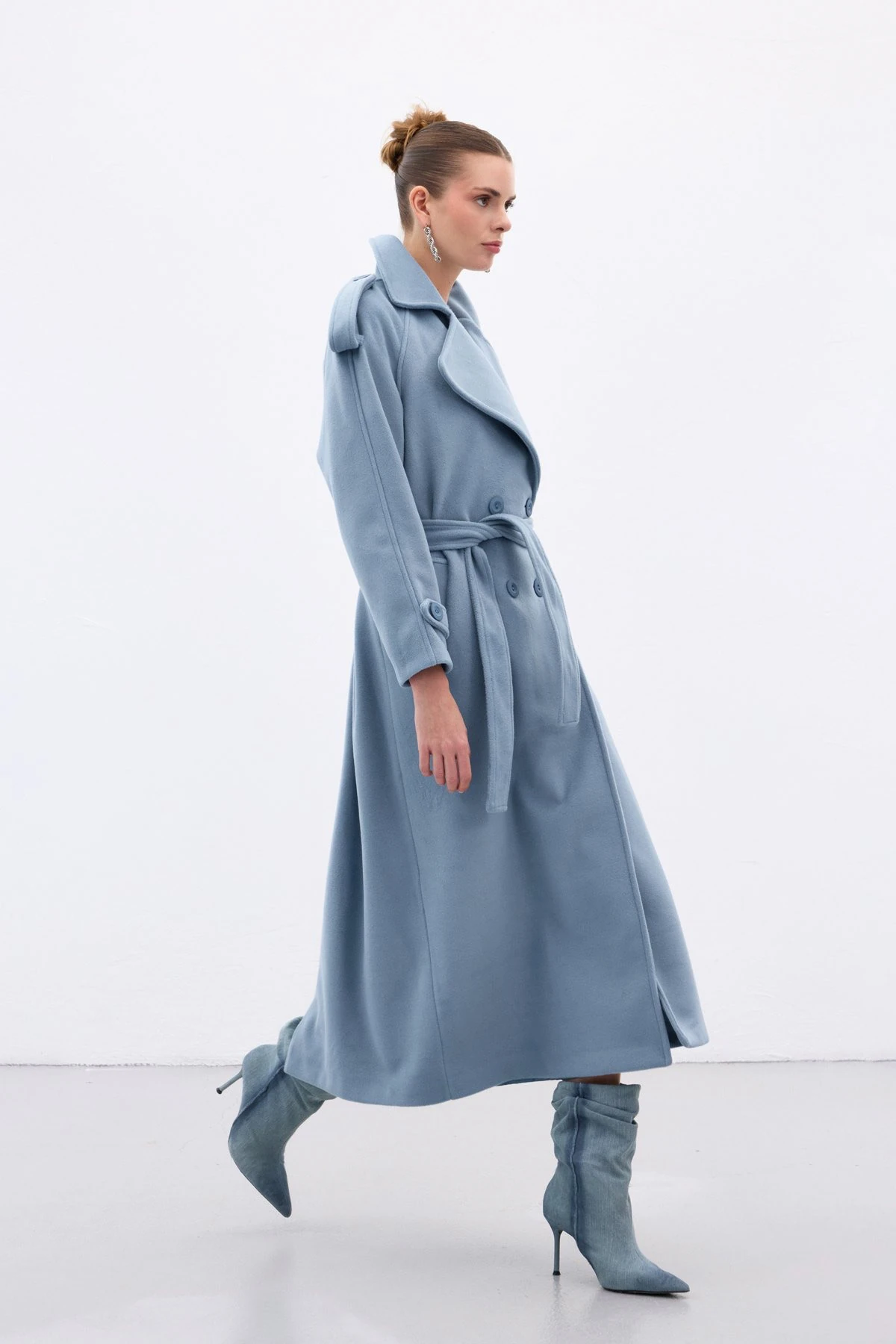 Apolet Detaylı Geniş Yaka Uzun Kadın Kaban - Синий