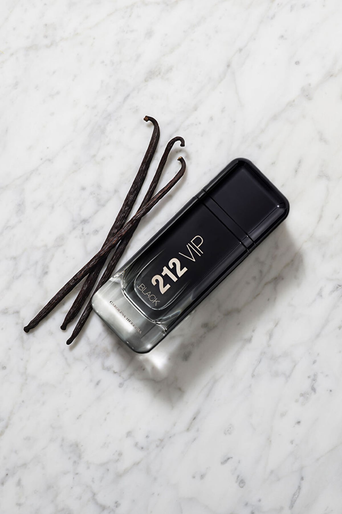 Carolina Herrera 212 Vip Black EDP Erkek Parfüm - 100 Ml