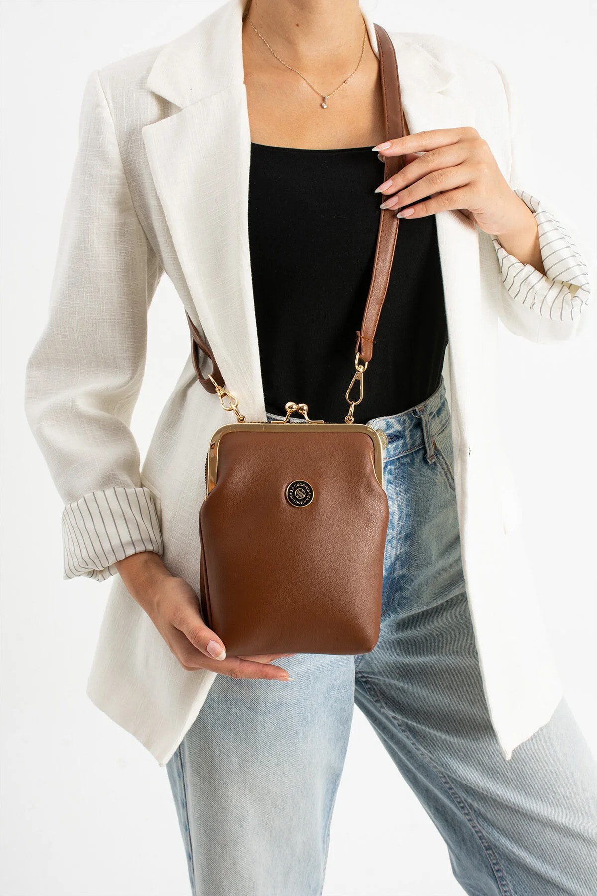 Gold Aksesuarlı Çapraz Askılı Suni Deri Omuz ve Çapraz Çanta - Taba Mat