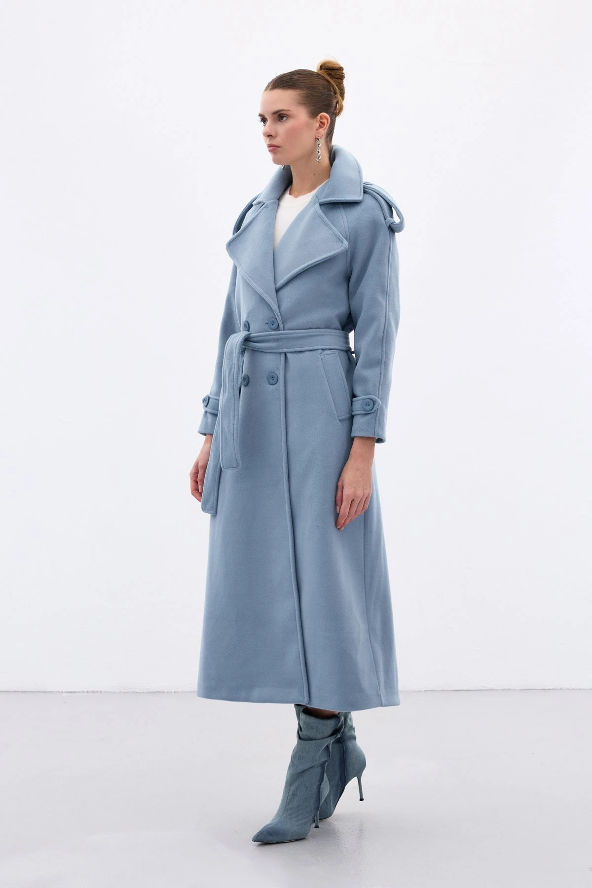 Apolet Detaylı Geniş Yaka Uzun Kadın Kaban - Синий