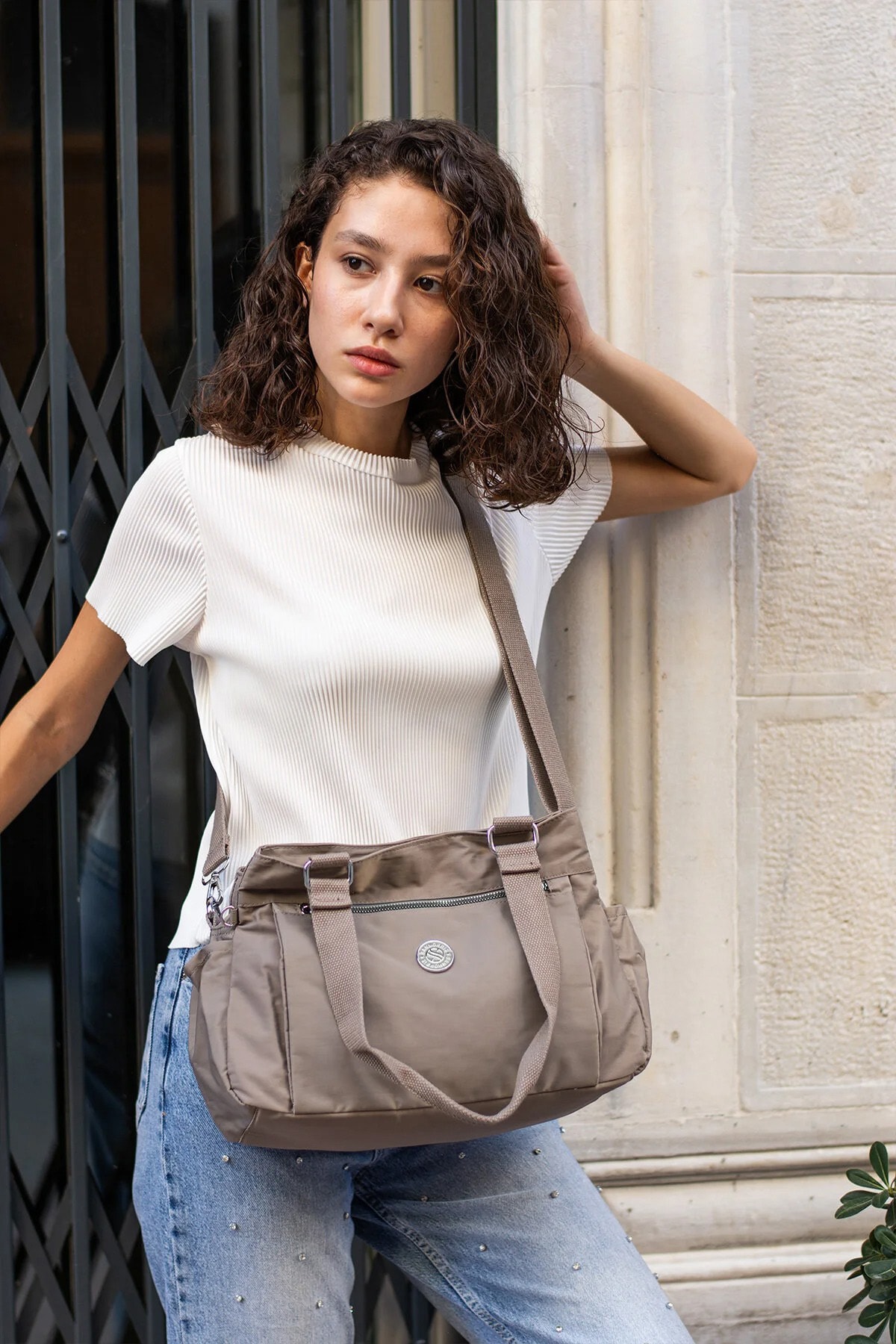 5 Gözlü Suya Dayanıklı Çapraz Askılı El ve Omuz Çantası - Vizon