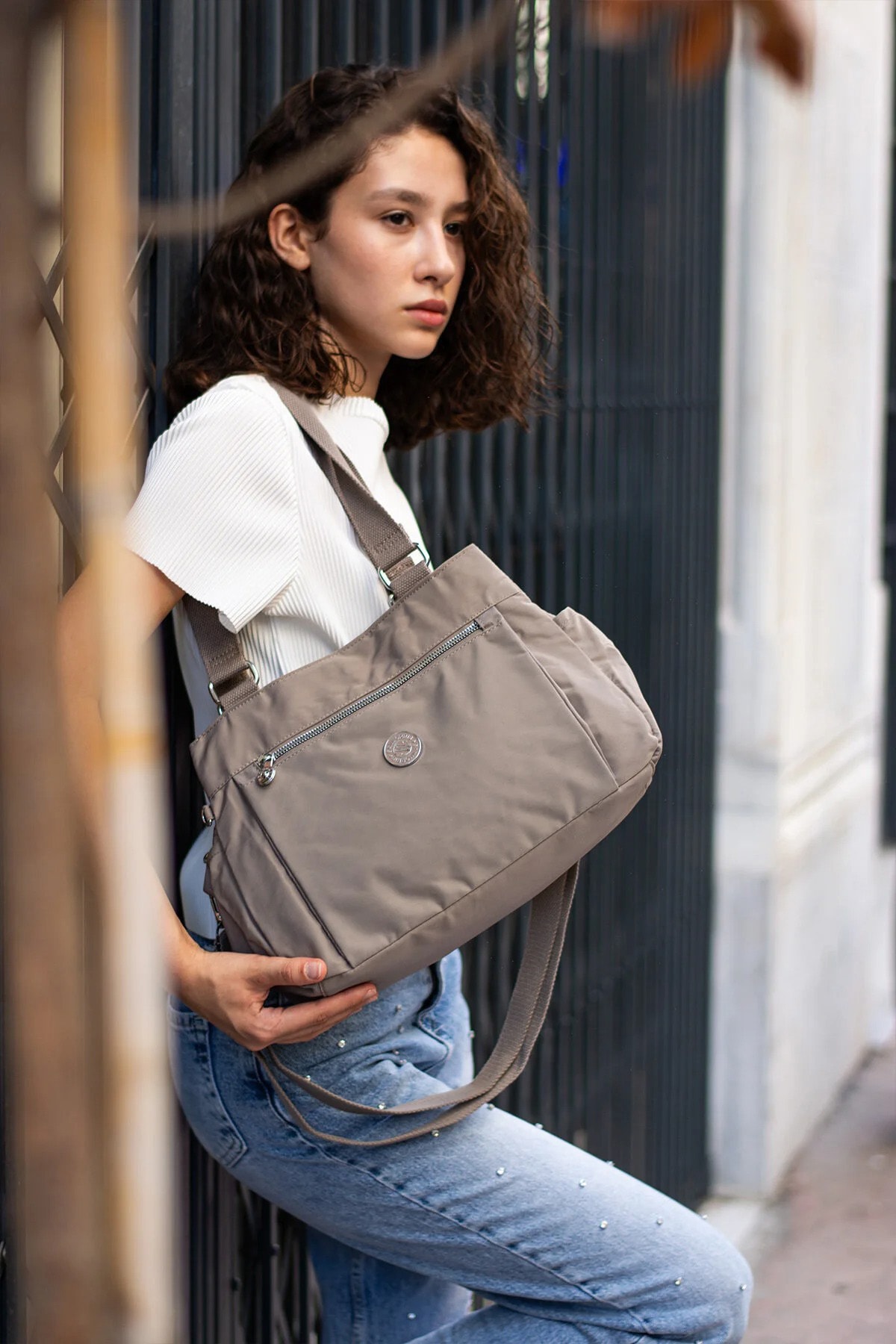 5 Gözlü Suya Dayanıklı Çapraz Askılı El ve Omuz Çantası - Vizon