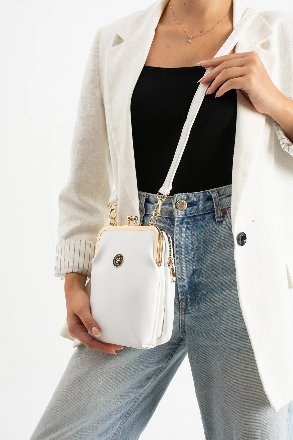 Gold Aksesuarlı Çapraz Askılı Suni Deri Omuz ve Çapraz Çanta - Beyaz