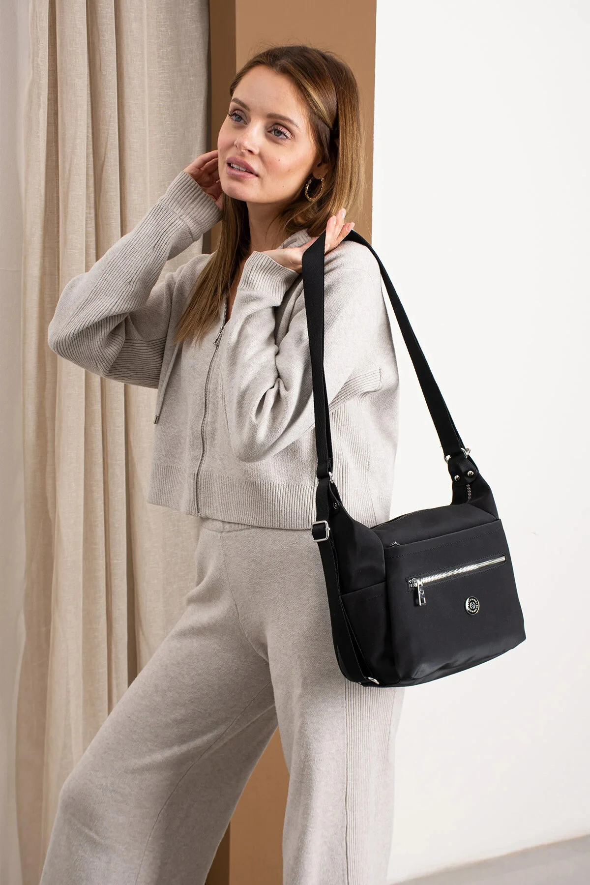 Kadın 4 Bölmeli Suni Yumuşak Deri Omuz ve Sırt Çantası