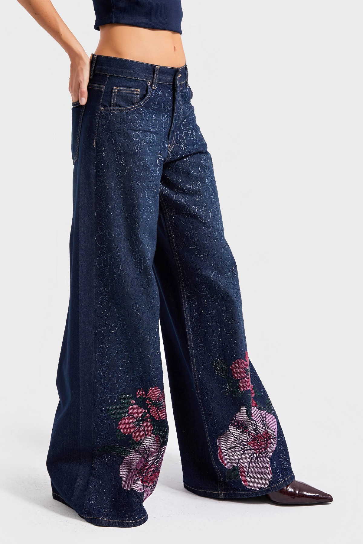 Parlak Taş Gül Detaylı Özel Tasarım Denim Jean
