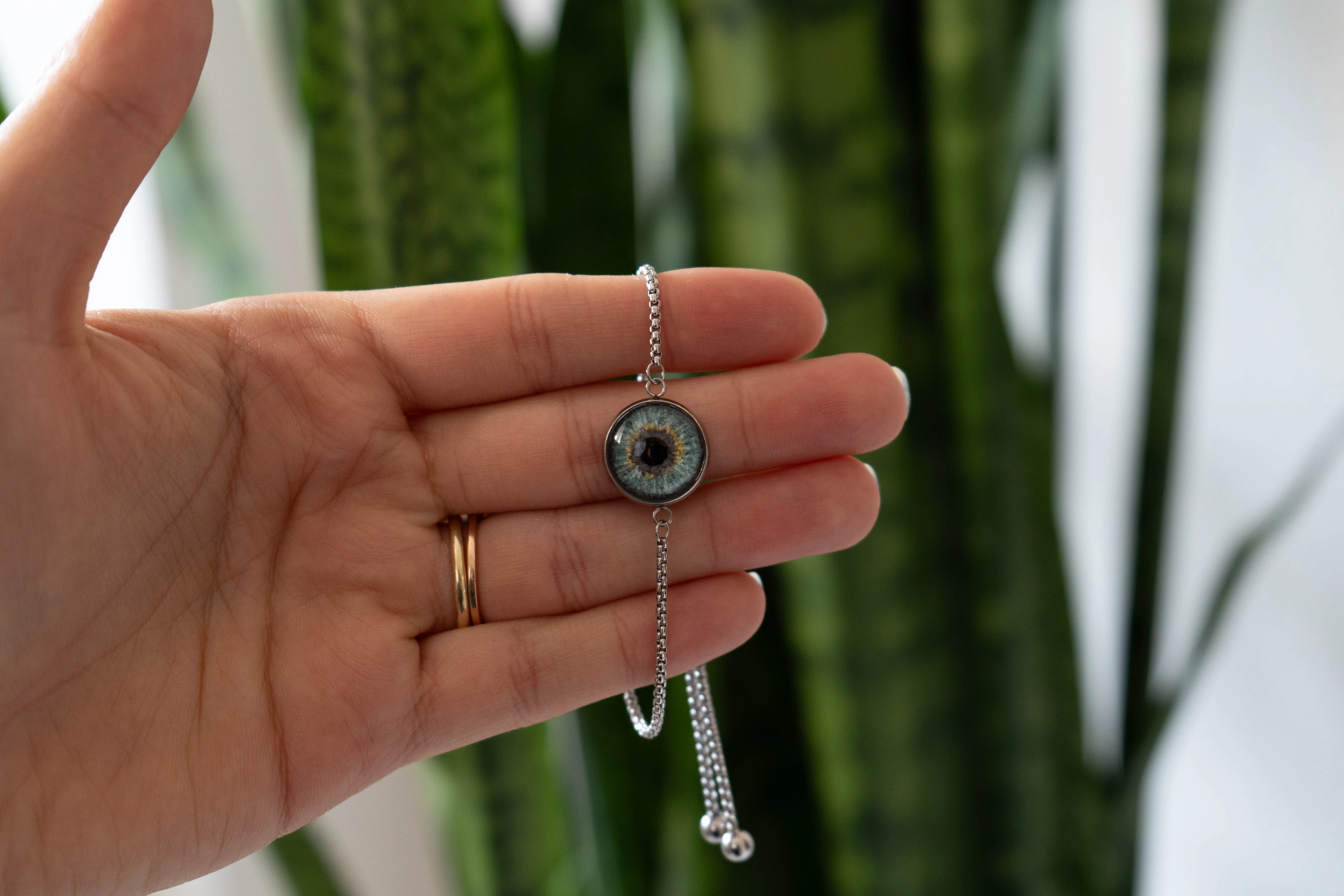 El Boyaması İris Bileklik