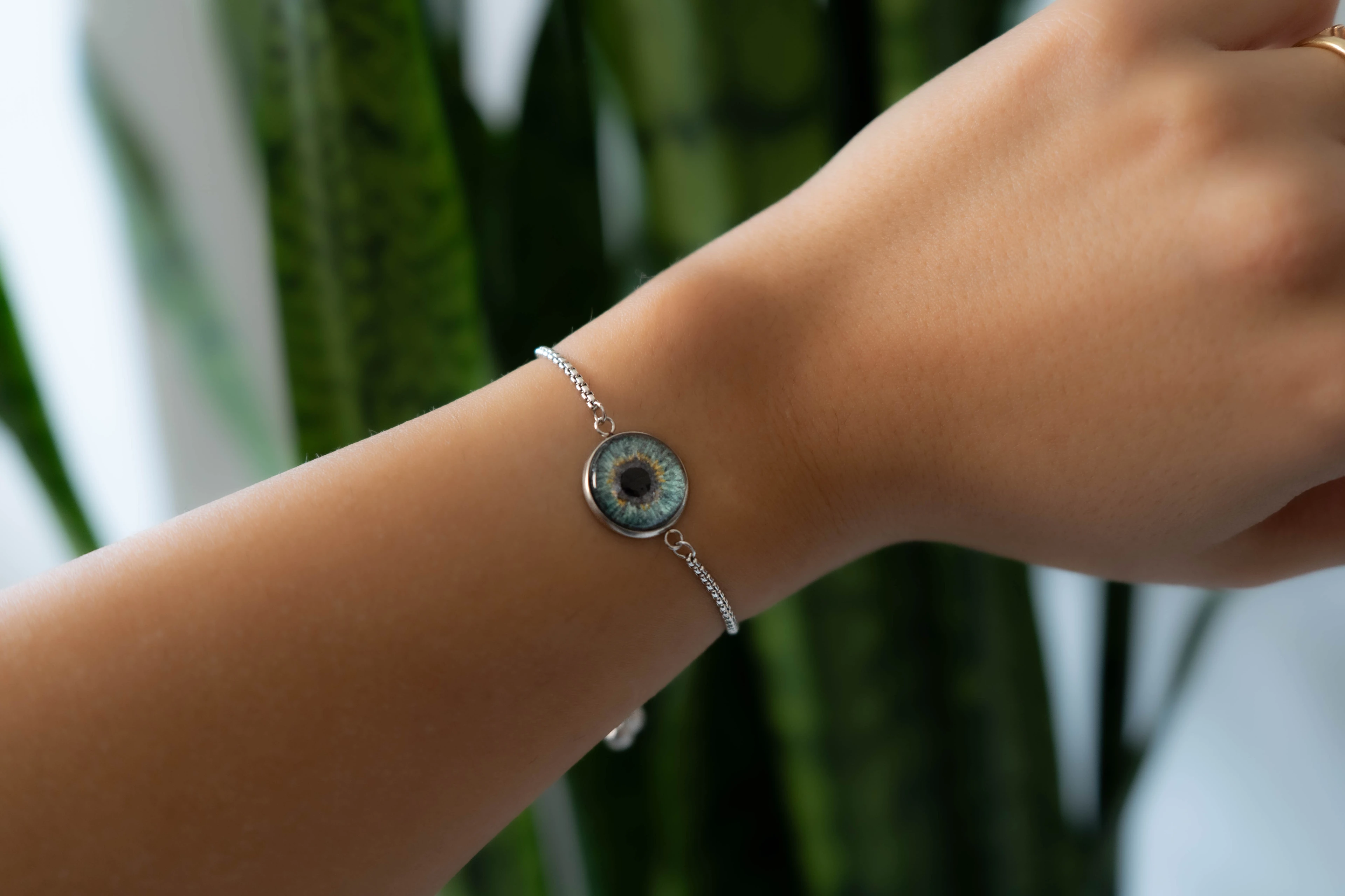 El Boyaması İris Bileklik main variant image