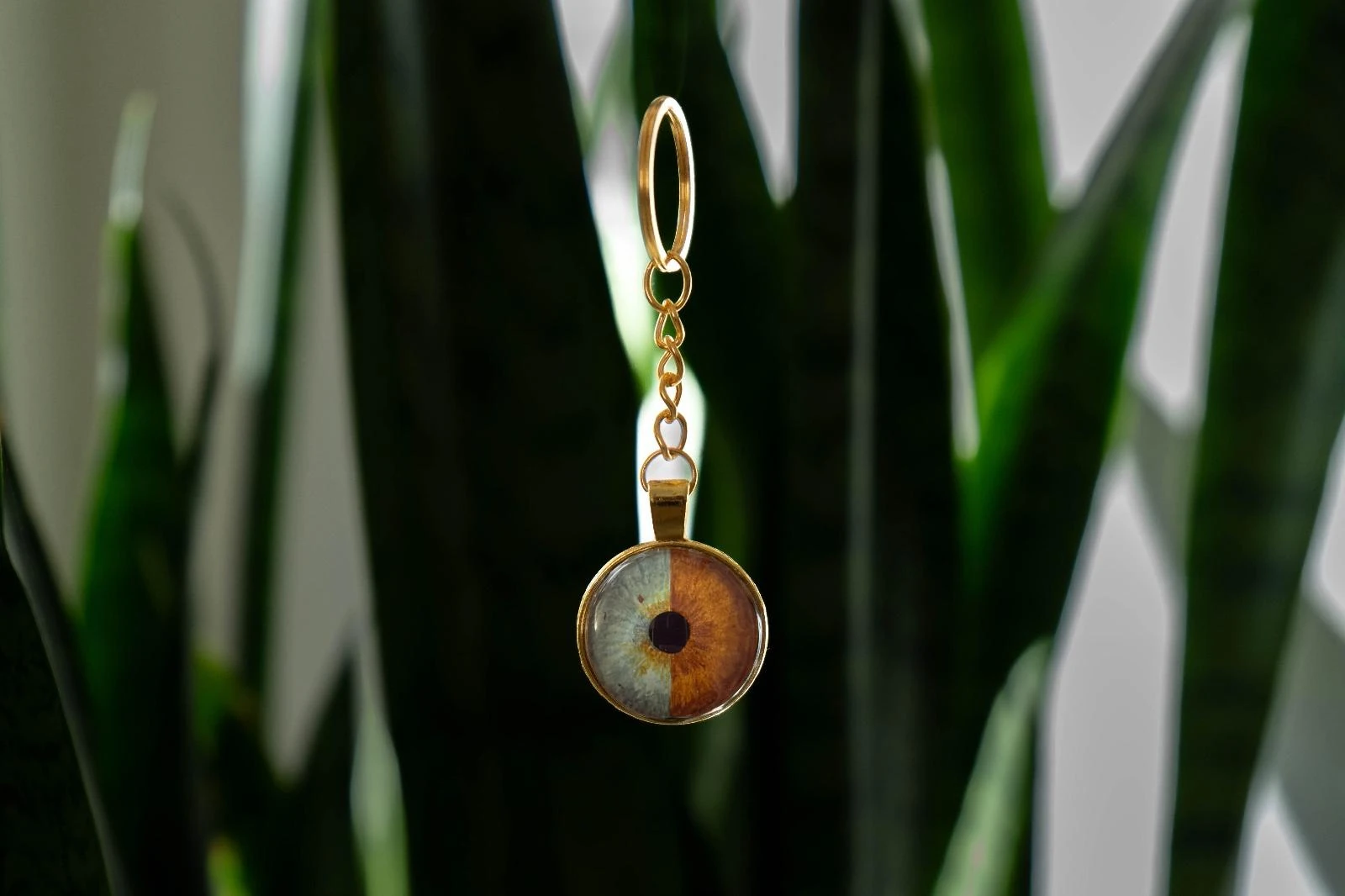 El Boyaması Yarı Yarıya İris Anahtarlık main variant image