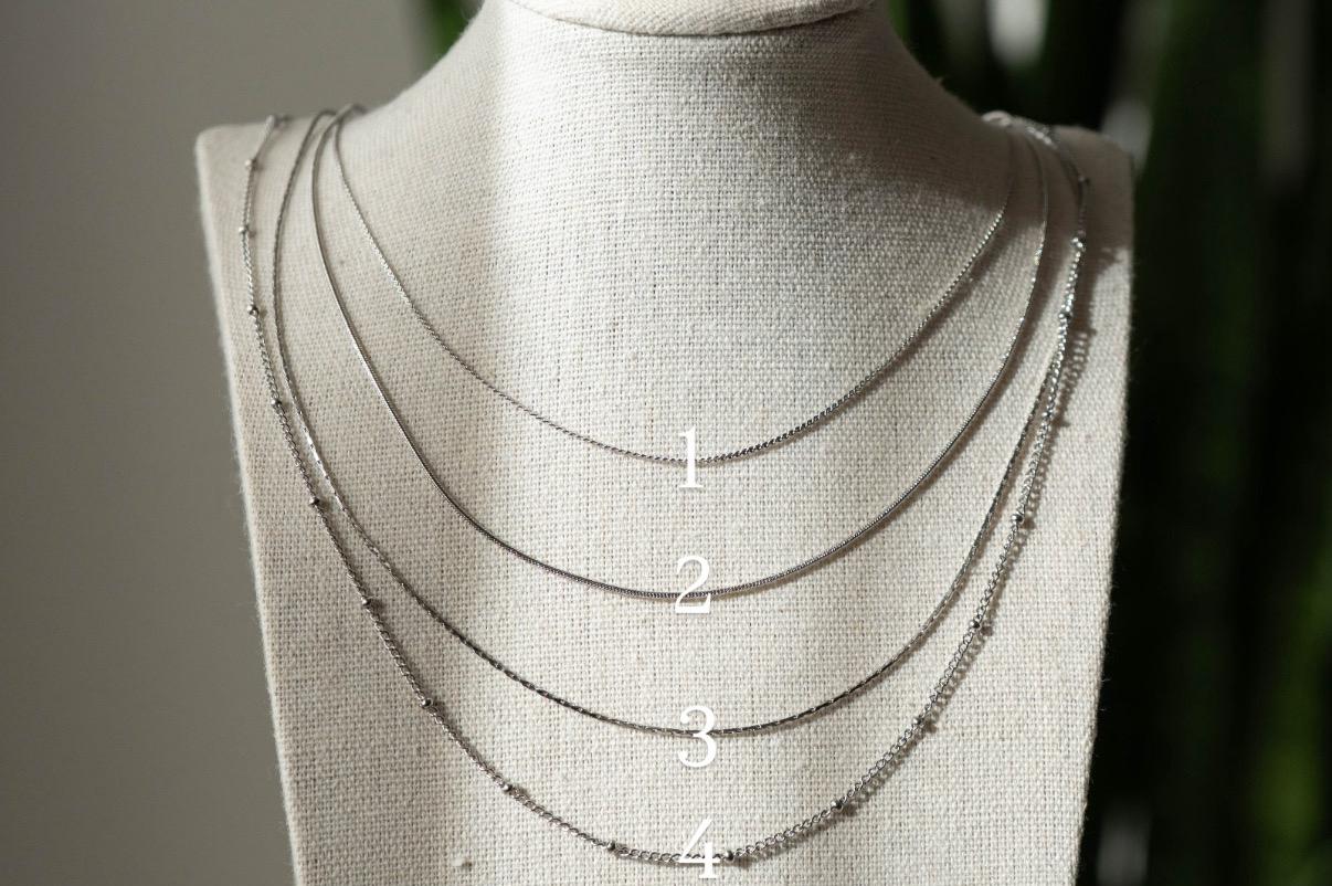 El Boyaması Yarı Yarıya İris Kolye 