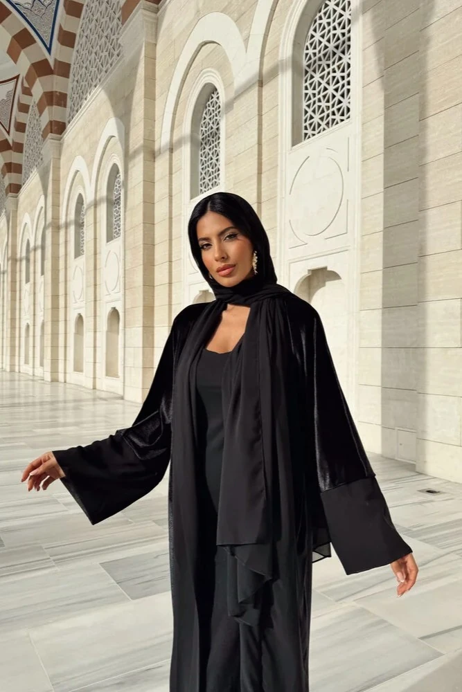 Siyah Kadife Abaya