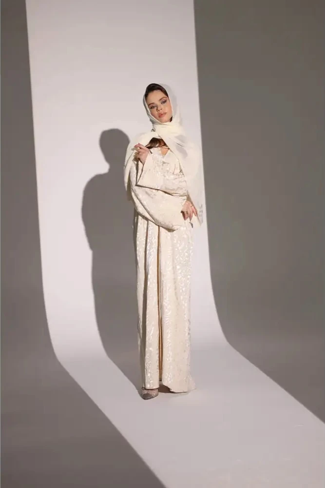 Krem Rengi Parlak Desenli Abaya Takımı