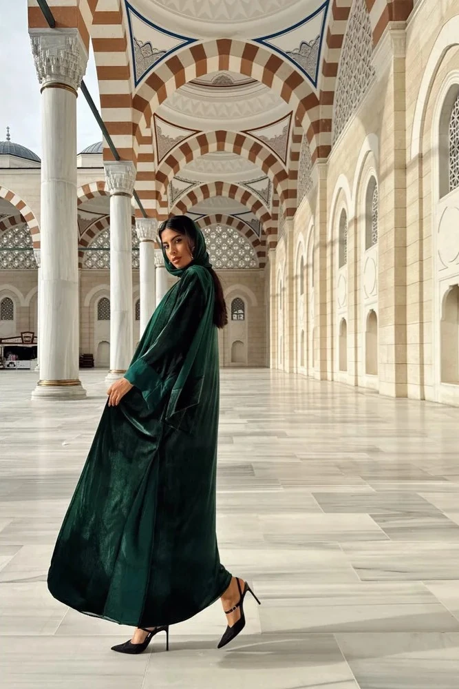Zümrüt Yeşili Kadife Şal Detaylı Abaya