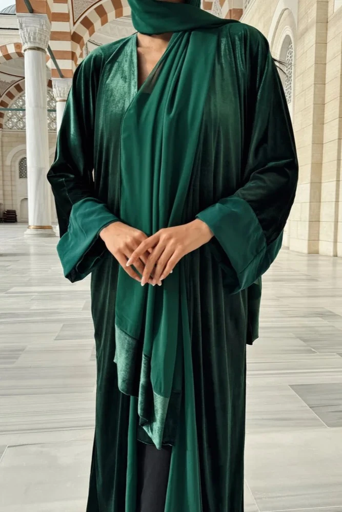 Zümrüt Yeşili Kadife Şal Detaylı Abaya