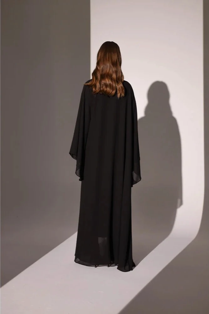 Tek Tarafı El İşlemeli Siyah Abaya