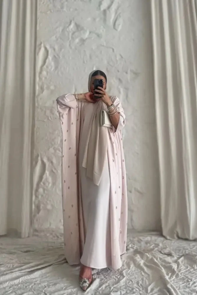 El İşlemeli Dubai İpeği Abaya Takımı