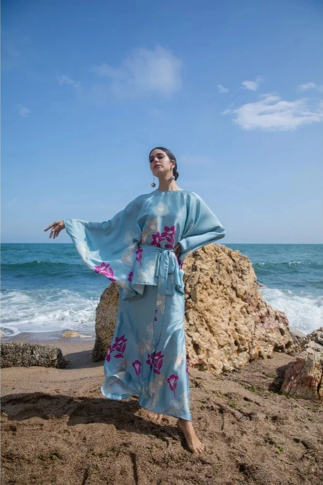 Mavi Floral Desenli İpek Takım