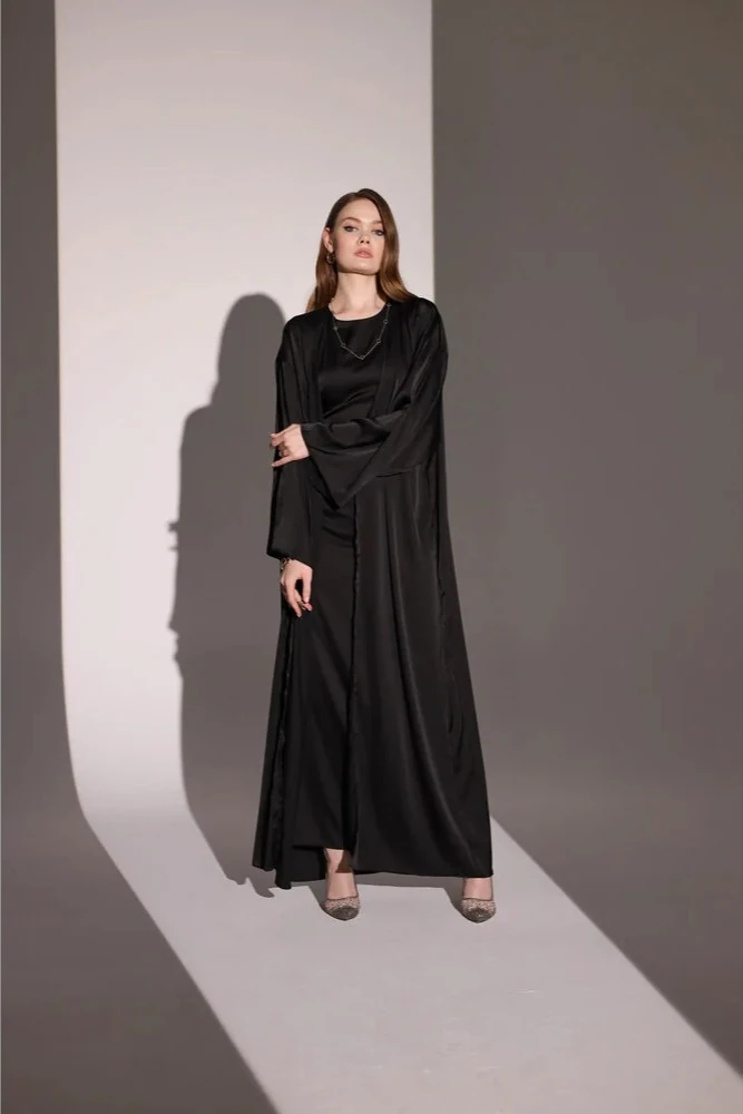 Saten Görünümlü İpek Siyah Abaya Takım – İç Elbiseli İki Parça Set