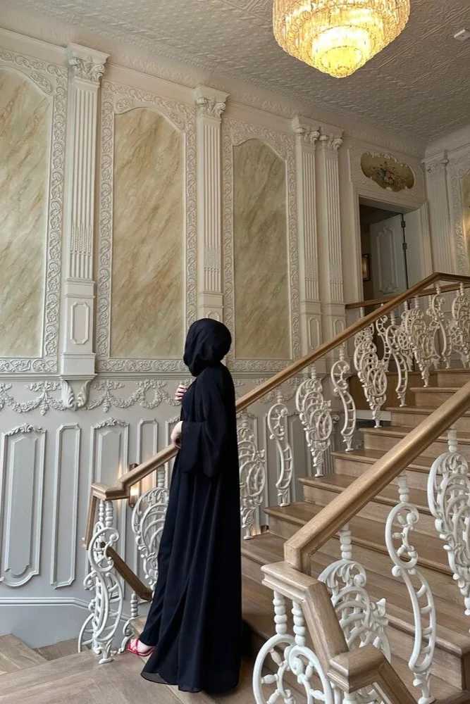 Classic Black Abaya | Essential Koleksiyon