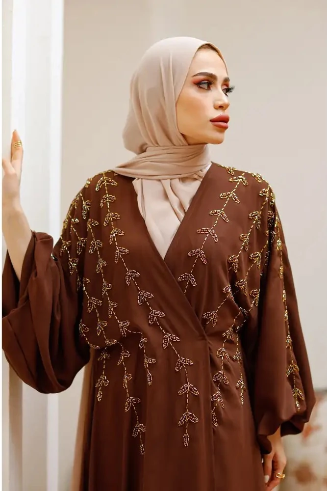 Kahve Tonları El İşlemeli Abaya