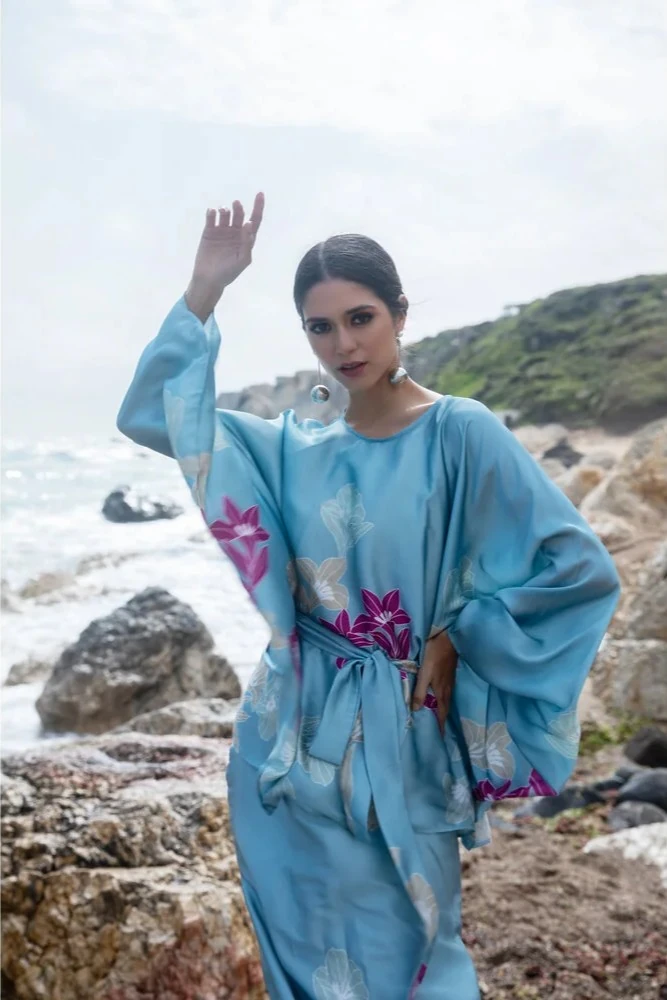 Mavi Floral Desenli İpek Takım