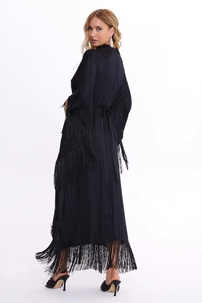 Püsküllü Siyah Elbise