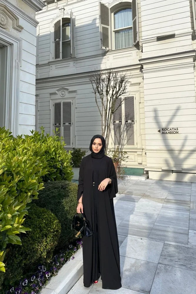 Classic Black Abaya | Essential Koleksiyon