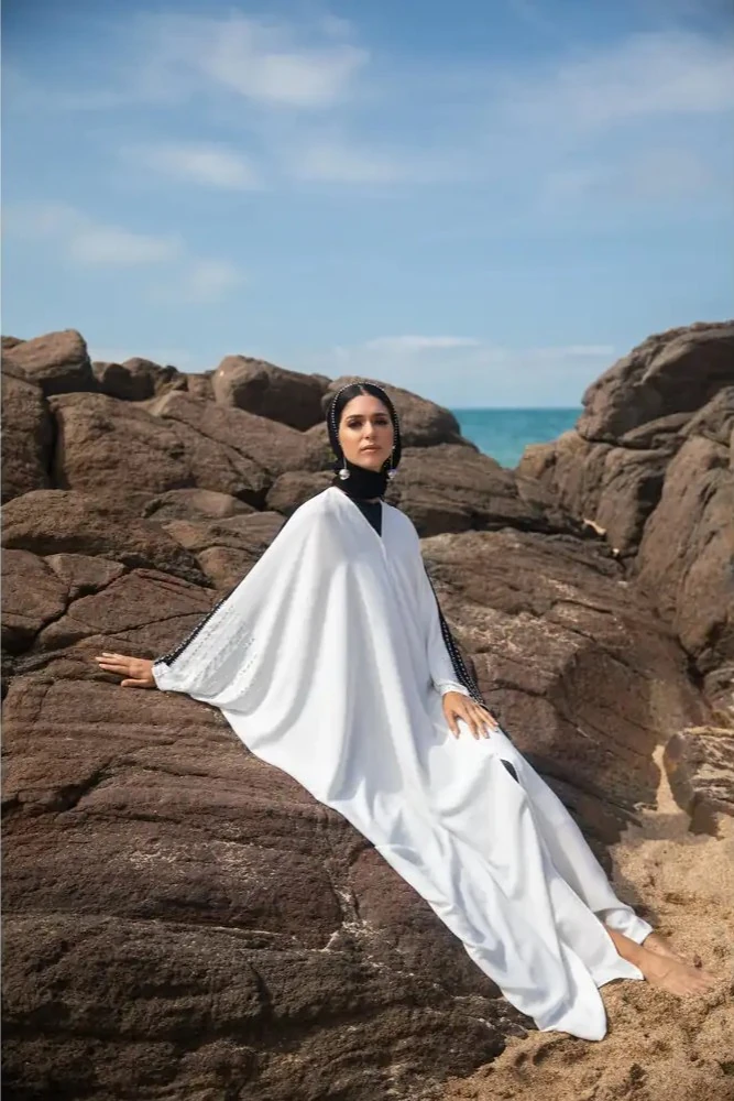 Siyah & Beyaz Abaya (Mevsimlik)