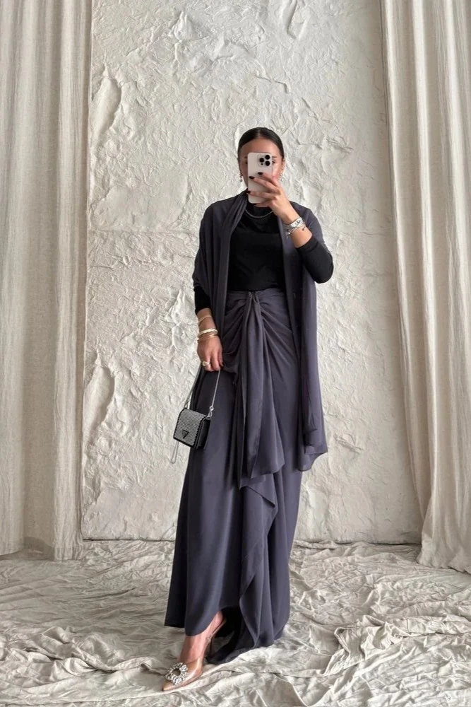 Siyah Omuz Şallı Drape Detaylı Etek Takım (2 Parça)