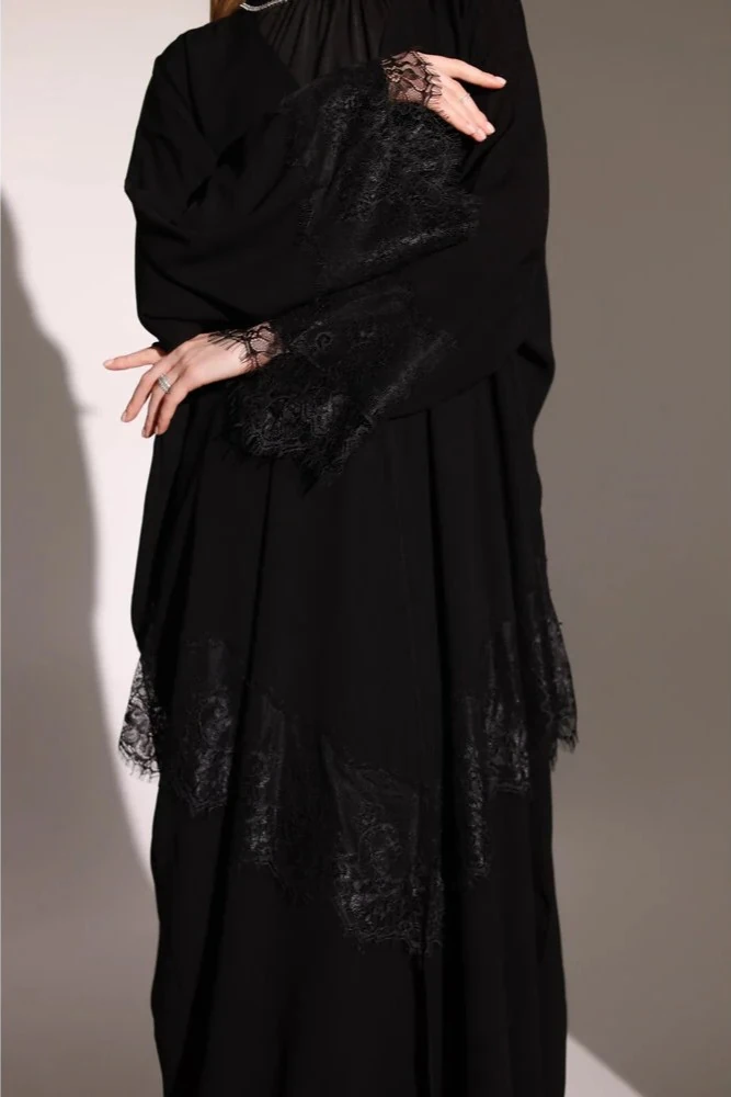 Siyah Dantelli Abaya