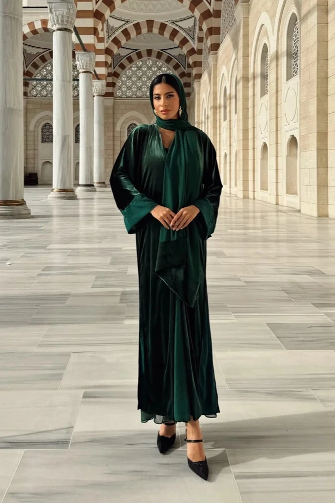 Zümrüt Yeşili Kadife Şal Detaylı Abaya