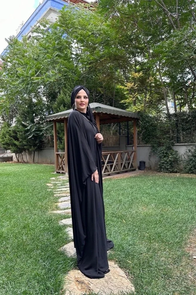 İç Elbiseli Saten Abaya Takımı
