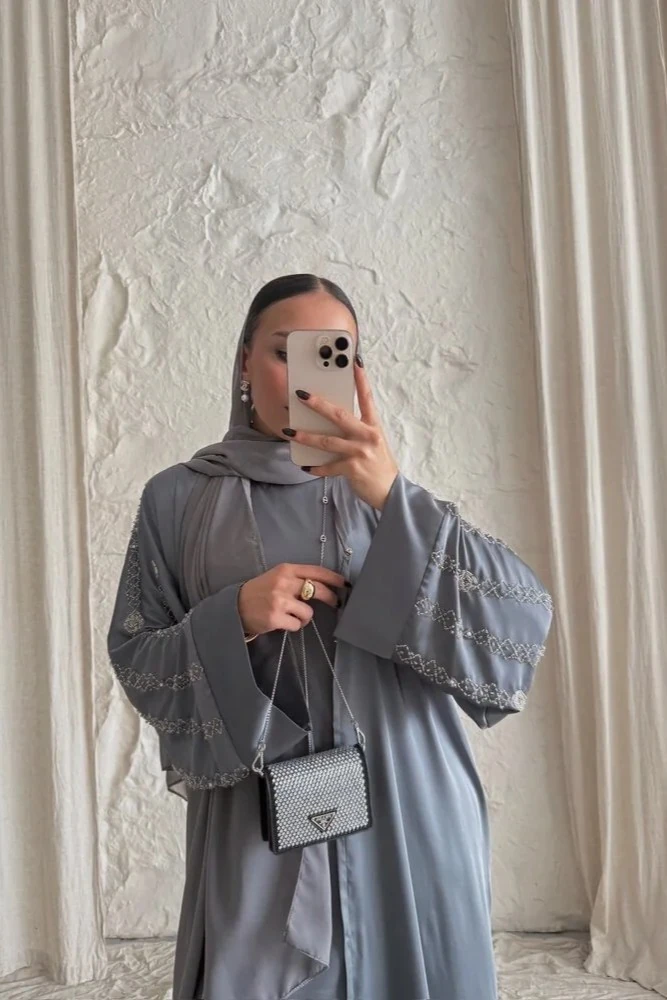 El İşlemeli İpek Abaya, İç Elbise ve Şal Takımı