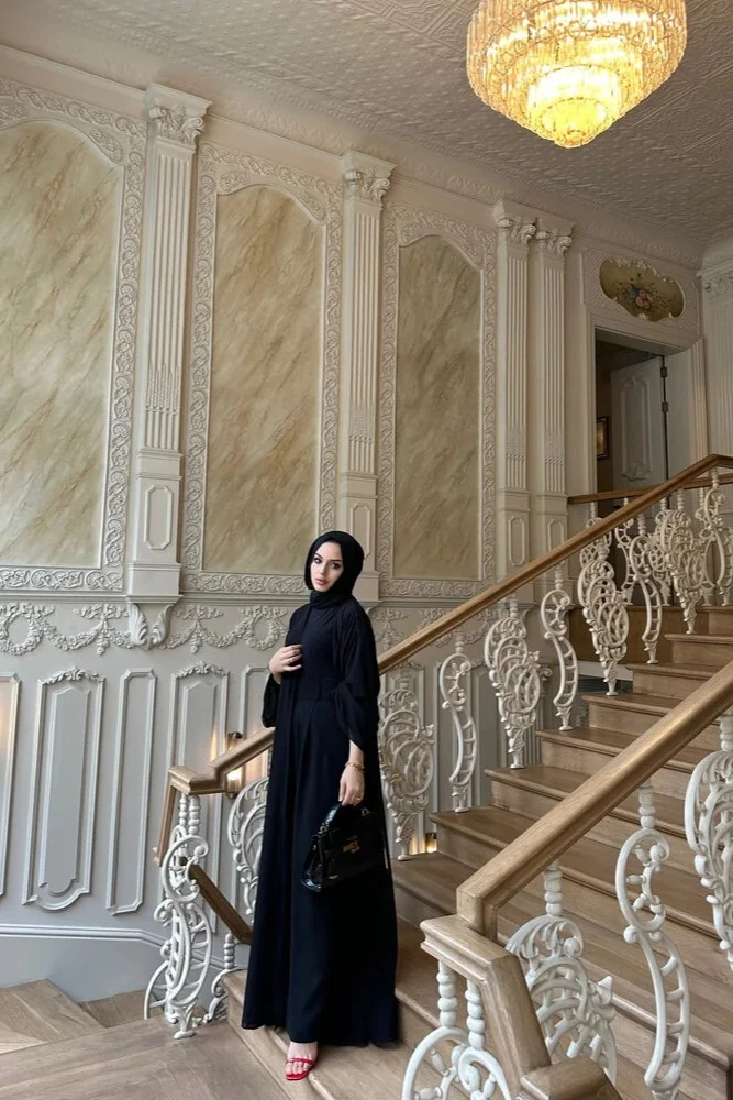 Classic Black Abaya | Essential Koleksiyon