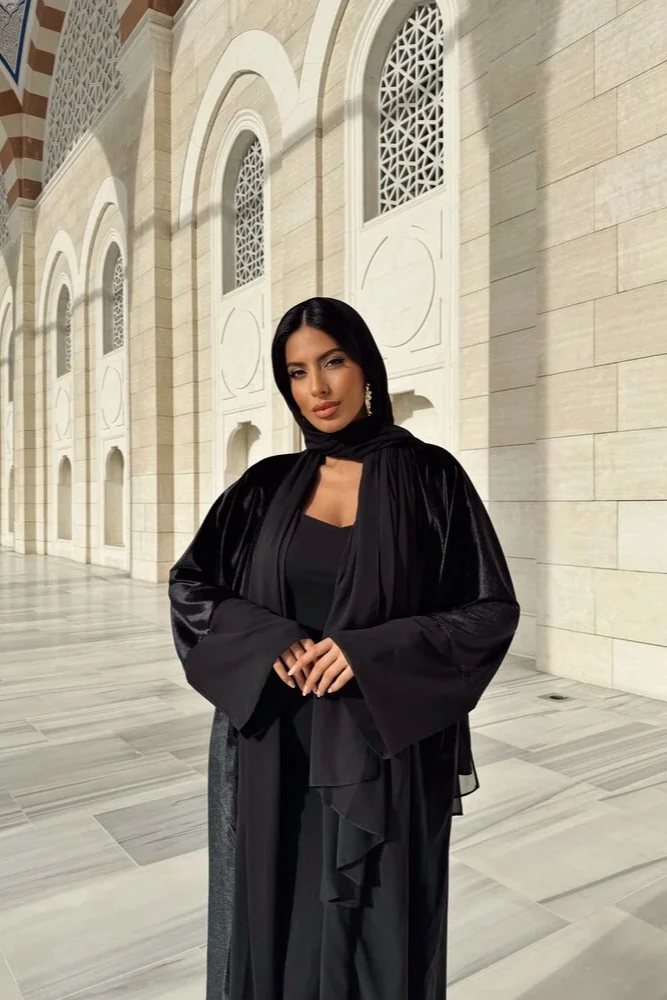 Siyah Kadife Abaya