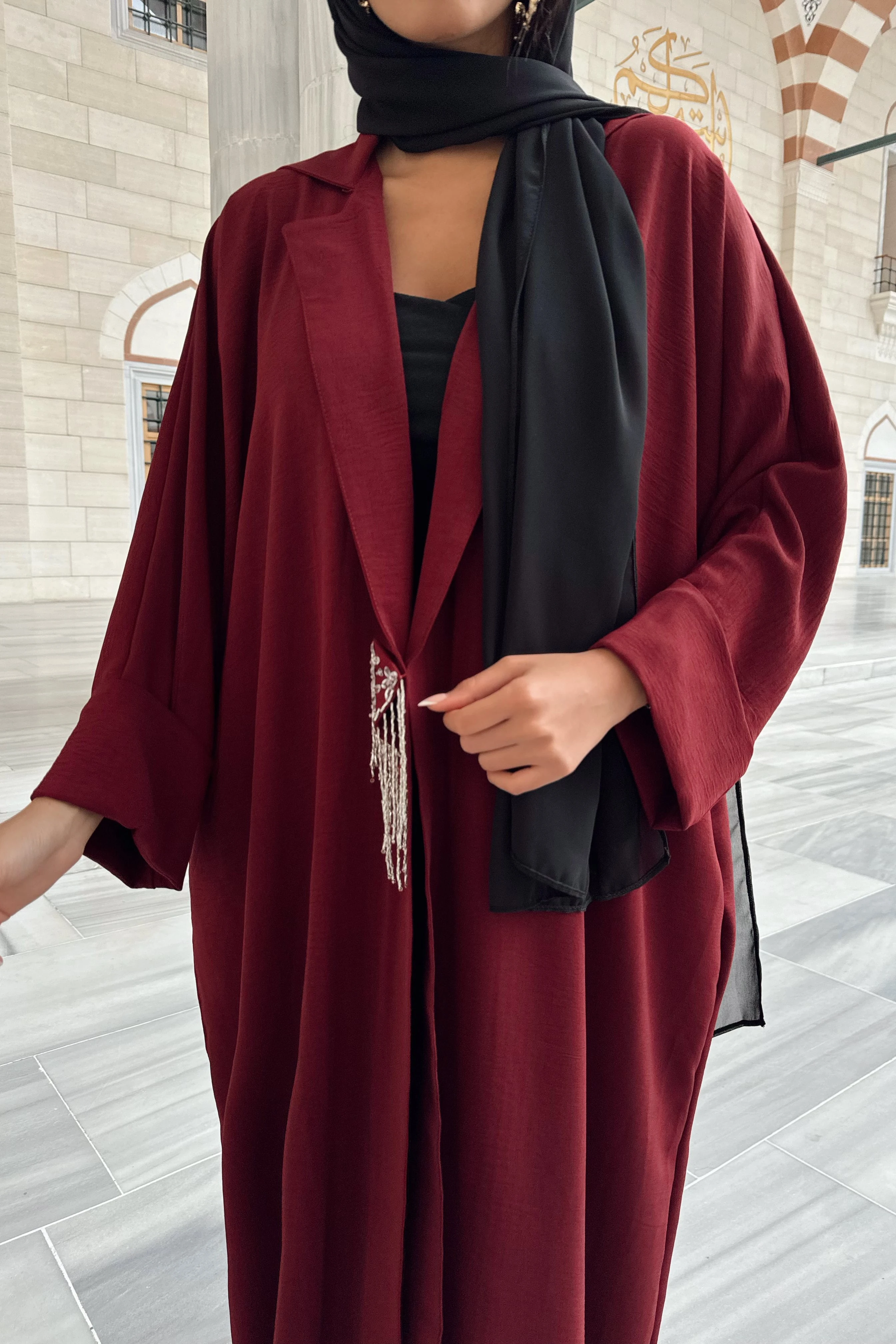 Broşlu Bordo Pardesu Abaya