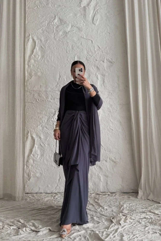 Siyah Omuz Şallı Drape Detaylı Etek Takım (2 Parça)