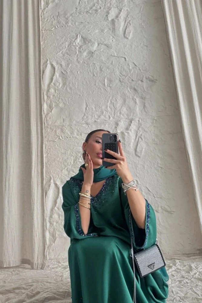 Zümrüt Yeşili El İşlemeli Kaftan Abaya Takımı