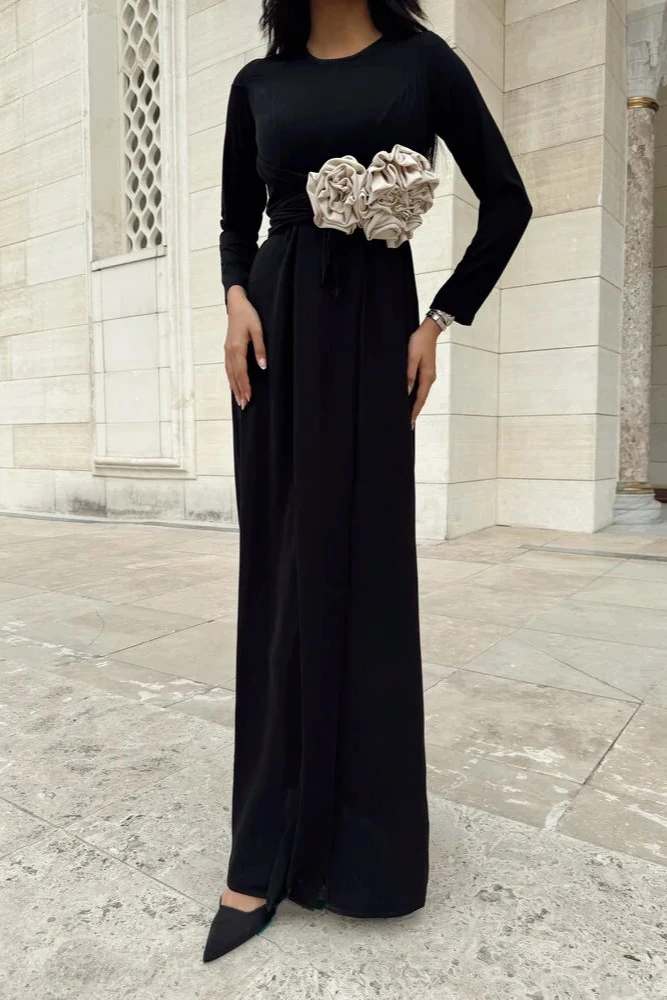 Kemer Detaylı Siyah Özel Tasarım Elbise