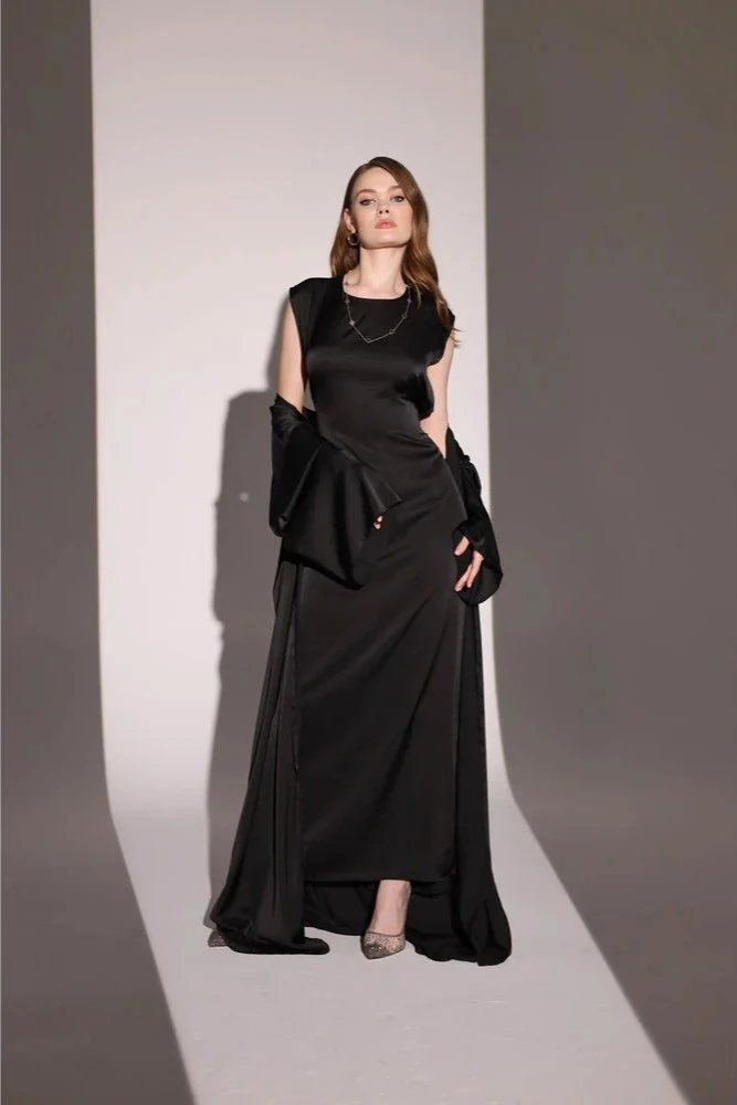 Saten Görünümlü İpek Siyah Abaya Takım – İç Elbiseli İki Parça Set