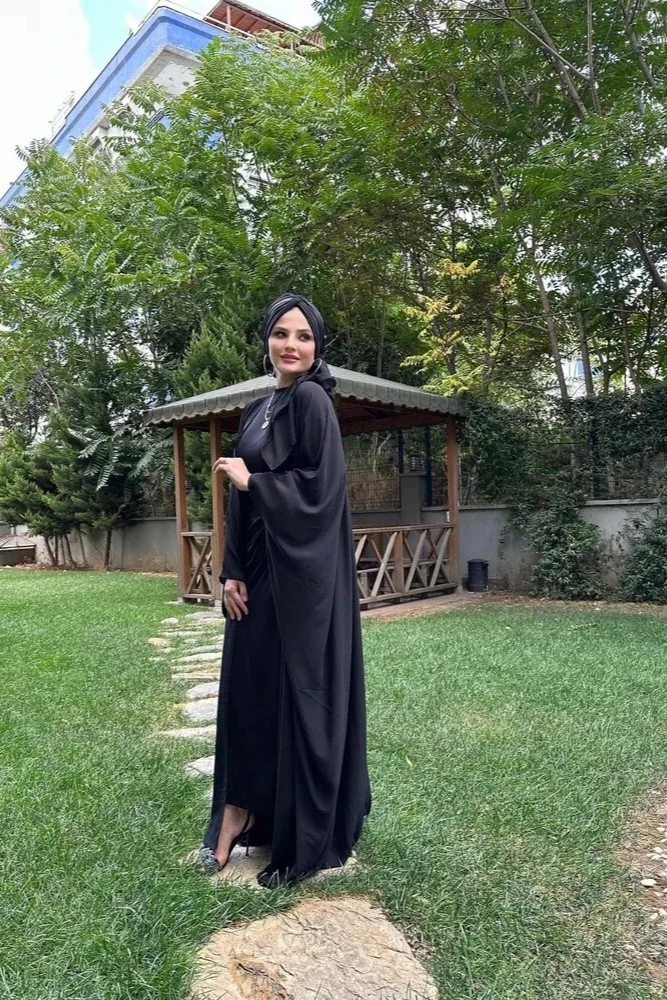 İç Elbiseli Saten Abaya Takımı