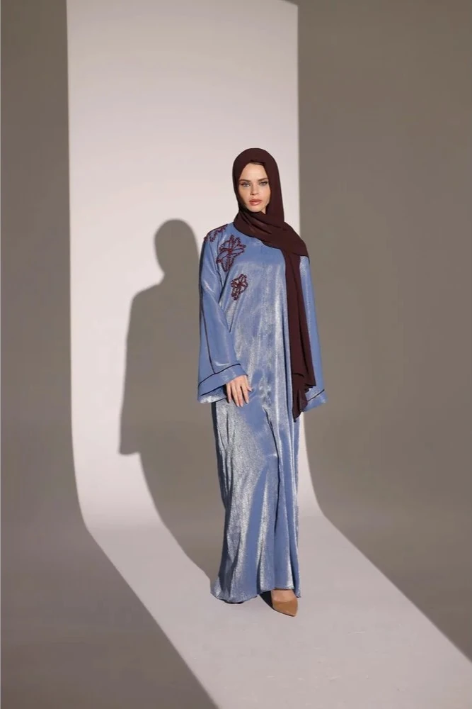 Parlak El İşlemeli Nakış Detaylı Abaya ve Şal Takımı