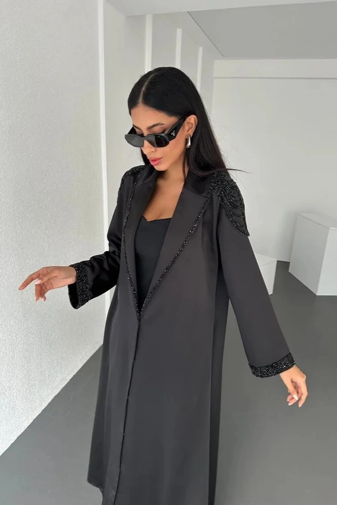 Noir Shimmer El İşlemeli Abaya ( Mevsimlik Kalın Kumaş )